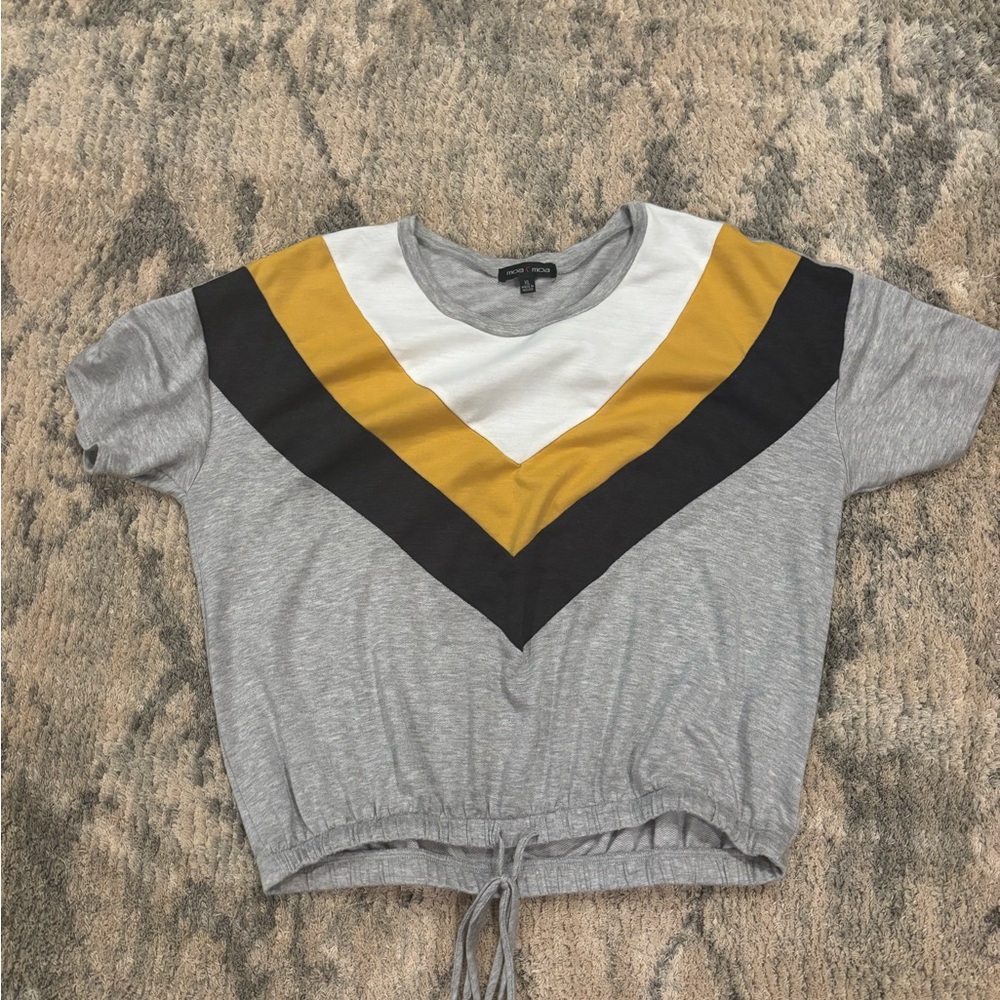 Moa Moa Gray and White Tee
